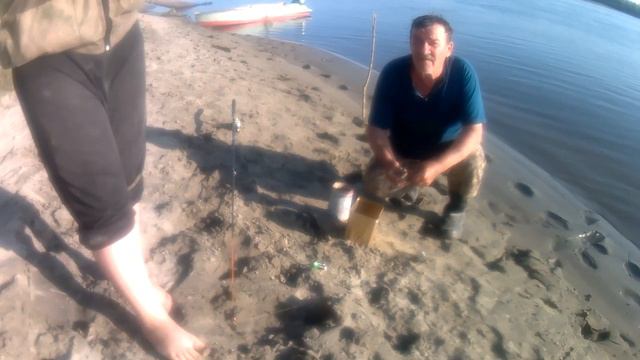 На р. Обь. с внуком. Фидер, судак, жара. смотреть онлайн