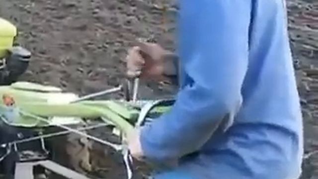 Мотоблоки Зубр , Кентавр с плугом . смотреть онлайн