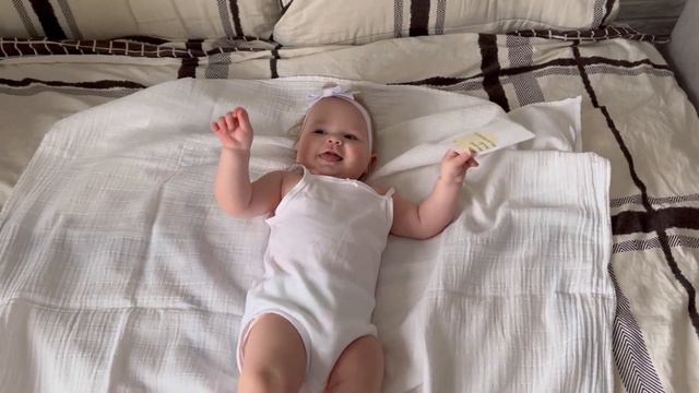 VLOG мамочки // Алисе 8 месяцев! Ребенок пополз в 8 месяцев! смотреть онлайн