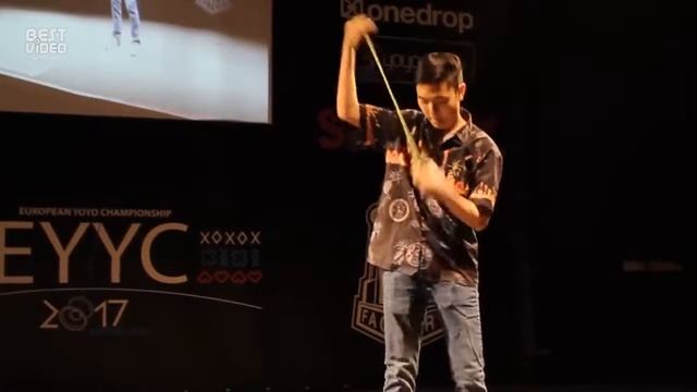 Победитель чемпионата Европы по Йо йо Да, этим до сих пор кто то занимается смотреть онлайн