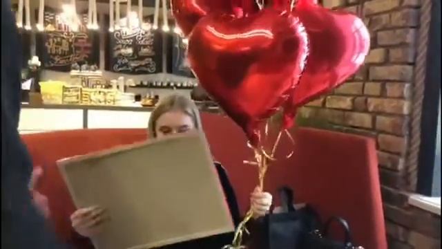 Что подарить девушке на 8 марта, 14 февраля, день рождения, годовщину? смотреть онлайн