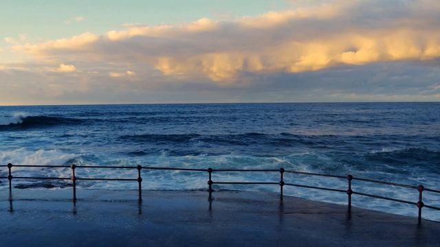 Море. Расслабляющий прилив. Спокойствие #море #прилив смотреть онлайн