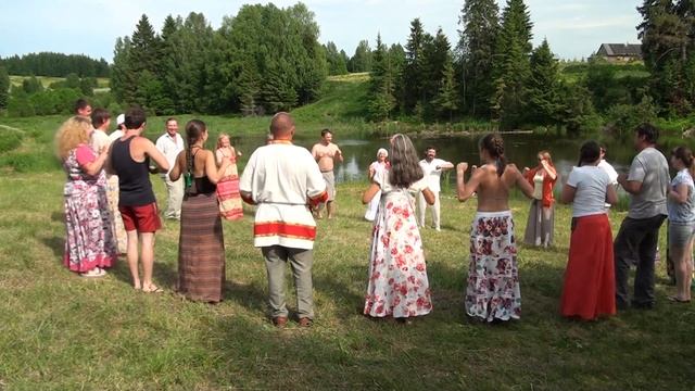 Танец Маленьких Утят под гармошку))) Родники HD смотреть онлайн