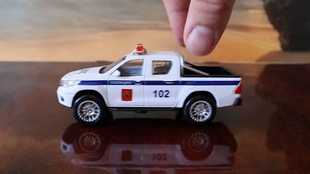 Технопарк. Машинки едут в воду. Various Diecast Model Cars Sliding Into The Water смотреть онлайн