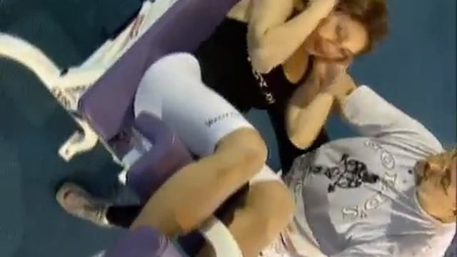 02 Скручивание на горизонтальной скамье смотреть онлайн