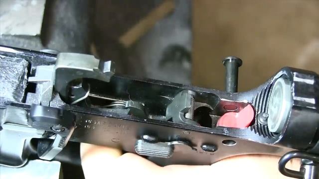 How does a Machine Gun Work, Full Auto AR15 Explained M4, M16 смотреть онлайн