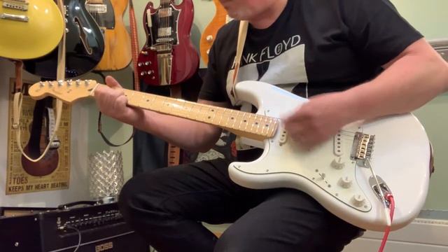Left-handed fender player series white Stratocaster￼ смотреть онлайн