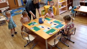 Занятие по лепке в  младшей группе «Дорожка из камушков для Колобка»