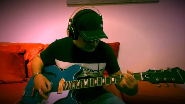 Dig A Pony| The Beatles | Mini Guitar Cover | Epiphone Casino Worn смотреть онлайн