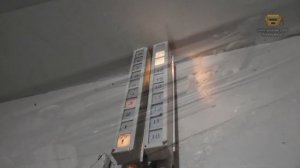 Как починили лифт после алкашей, выпиливших дверь