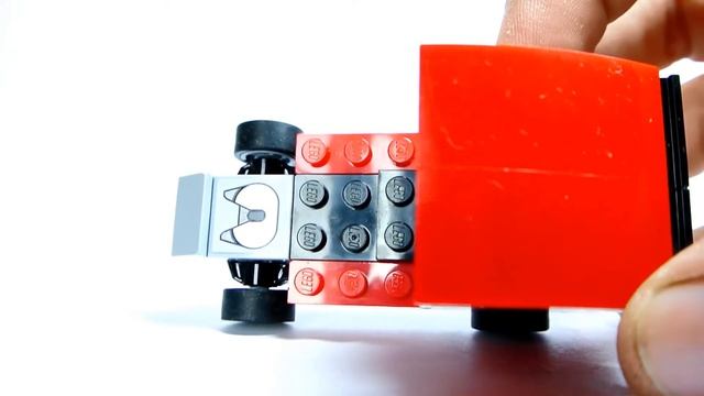 Lego x Shell 30191 - Scuderia Ferrari Truck (Iveco) смотреть онлайн