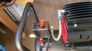 Всё же я решился купить необслуживаемый воздушный компрессор. Покупкой остался доволен.