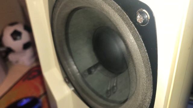 Genius SP-718 (bass test) смотреть онлайн