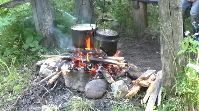 НОЧУЕМ В САРАЕ У РЕКИ ПОД СКАЛАМИ / ПРИЕХАЛИ С ДЕТЬМИ ПОСМОТРЕТЬ СКАЛЫ. ВОКРУГ ТАЙГА И НЕТ НИ ДУШИ. смотреть онлайн
