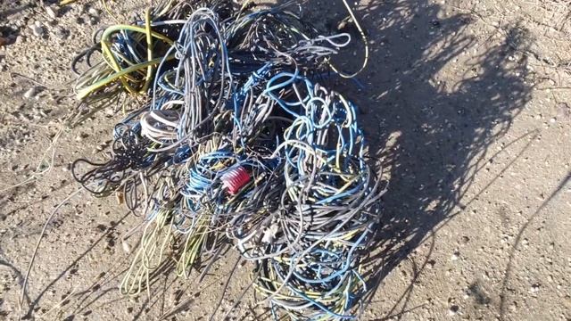 СОБИРАЮ МЕДЬ в 2022 году ЛАЗАЯ по Свалкам смотреть онлайн