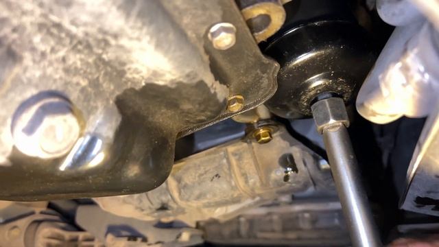 Замена Масла в Двигатель на Hyundai Accent 1.4 Автомат смотреть онлайн