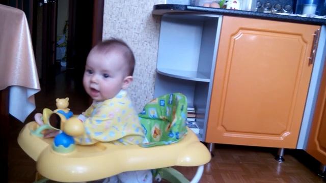 Ходунки. Учимся ходить в ходунках. смотреть онлайн