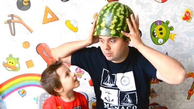 АРБУЗ ЧЕЛЕНДЖ / ВНУТРИ КАЖДОГО АРБУЗА KINDER SURPRISE? /КАК ВЫТАЩИТЬ АРБУЗ из кожуры ? Лайфхак смотреть онлайн