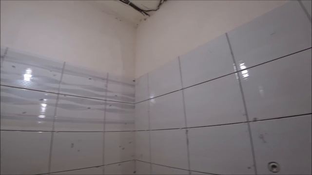 Запенили ванну.Укладываем плитку.Порог из ламината.Закупаемся в Леруа Мерлен смотреть онлайн