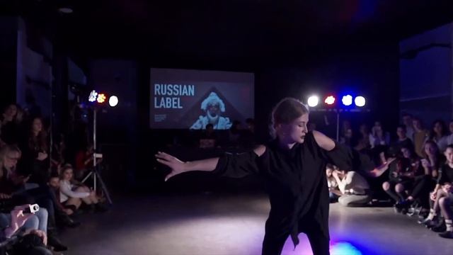 RUSSIAN LABEL VOGUE BALL I STARS AND STATEMENTS I ZOE KARMA смотреть онлайн