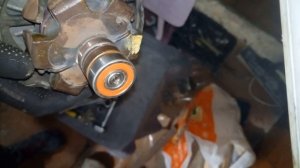 НИВА, замена подшипника генератора на коленке.