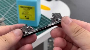 Samsung Z Flip 3 замена межплатного шлейфа / Чистка шарнира Samsung Z Flip