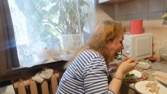 Мукбанг цезарь и фунчеза! С михалычем разберёмся! И со всеми зинками выпивохами! Муж с женой должен смотреть онлайн