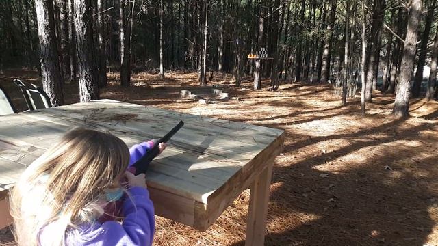 Kimber shooting her new BB gun смотреть онлайн