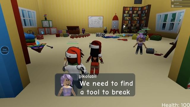 ПОБЕГ от МОНСТРА в Зимнем Лагере в РОБЛОКС? Roblox XMAX Daycare Story смотреть онлайн
