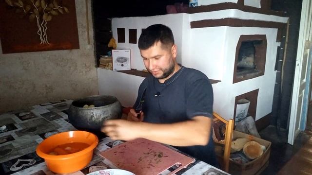 БОРЩ В ПЕЧИ. Вкуснейший рецепт борща в чугуне! Этот борщ сможет приготовить каждый смотреть онлайн