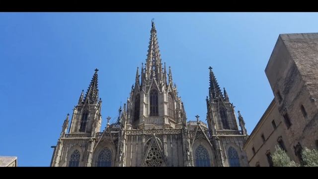 Exploring Barcelona, Spain - Park Guell, La Sagrada Familia, Montserrat смотреть онлайн