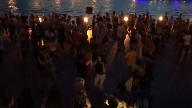 Танцы в Парке Горького.Москва. Latin dances in Gorkey park. Moscow. смотреть онлайн