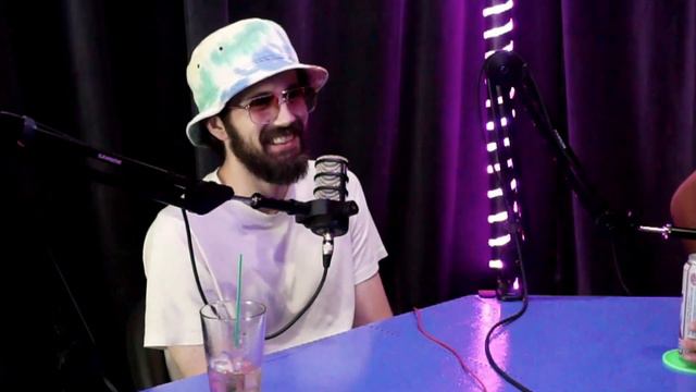 Nick Mullen Knows What's On Hunter Bidens Laptop смотреть онлайн