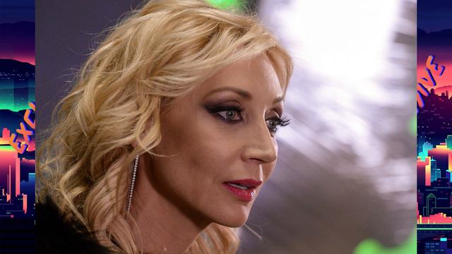 КРИСТИНА ОРБАКАЙТЕ ЗАСТАВЛЯЕТ КРАСИТЬСЯ СВОЮ ДОЧЬ смотреть онлайн