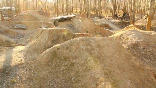 Мини обзор троещинского памп-трека. Pump track Kiyv, Ukraine. смотреть онлайн