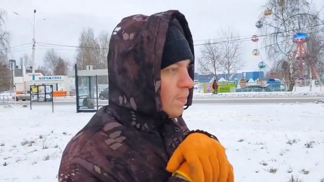 Убирать убранный снег с площади "Планета Звёзд" никто не собирается! смотреть онлайн