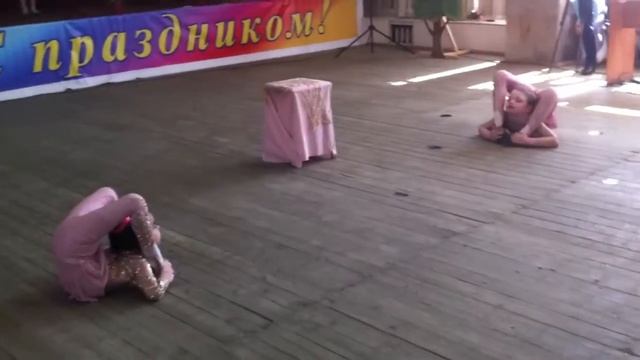 Наши маленькие гимнастки.Замечательное выступление!! смотреть онлайн
