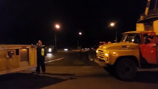 Перевозка реактора. Великий Новгород 11.2015. смотреть онлайн
