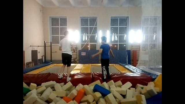 Mini edit$ Сходил в батутный центр!!! смотреть онлайн