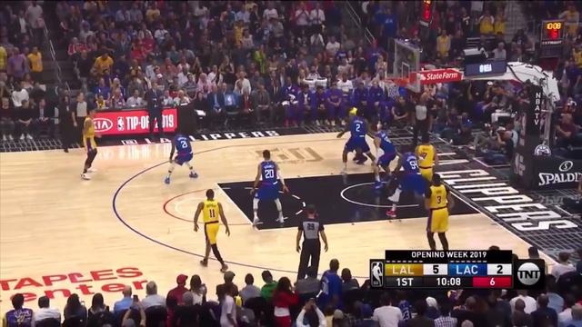LeBron James schools Kawhi Leonard with beautiful fade away смотреть онлайн