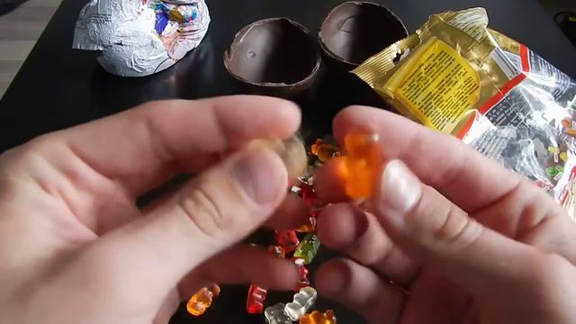 A lot of candy... big chocolate eggs (Много много конфет... большое шоколадное яйцо) смотреть онлайн