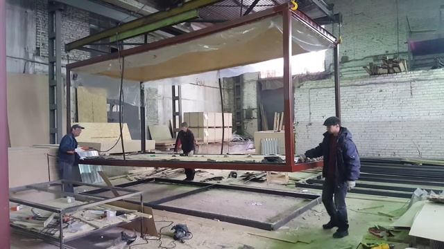 Сварка каркаса металлической бытовки и переставляем ее смотреть онлайн