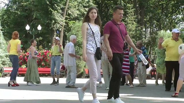 Чика Вероника,народные танцы,парк Горького,Харьков!!! смотреть онлайн