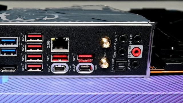 MSI Z790 Carbon WiFi DDR5 Motherboard Overview - 13700K Test Bench Upgrade смотреть онлайн