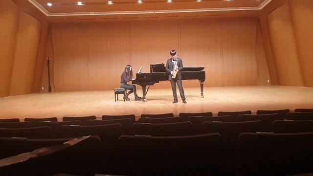 R. Molinelli / Four Pictures From New York Tango Club 탱고클럽 смотреть онлайн