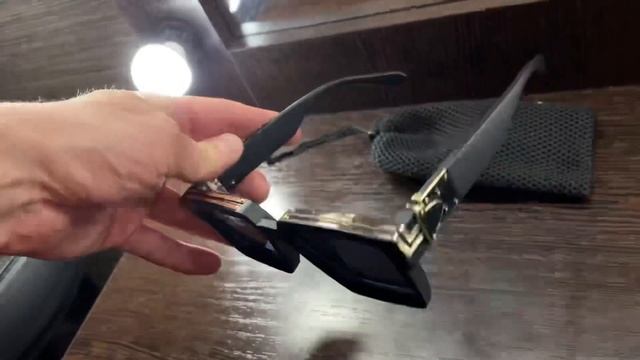 Дизайнерские квадратные очки с золотыми вставками матовая оправа чёрные очки. Купить Москва смотреть онлайн