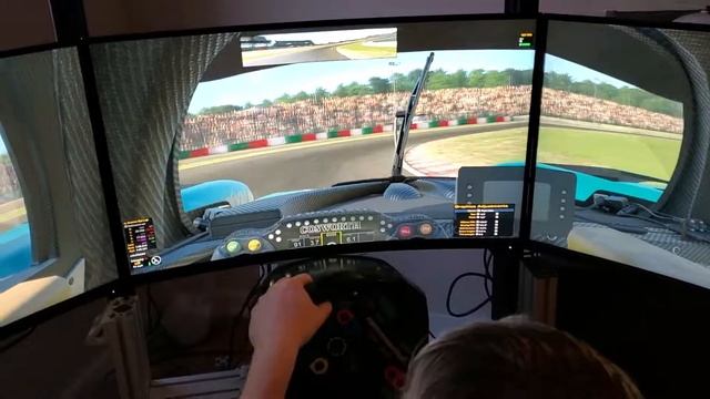 Gigabyte G32QC Triples iRacing смотреть онлайн