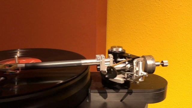 Audio Research REF Phono 3 with Merrill-Williams turntable and Triplanar tonearm смотреть онлайн