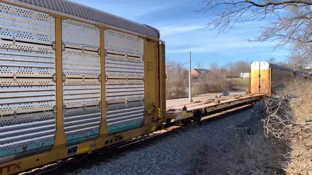 RJ Corman On CSX 6 Locomotive Mixed Freight! NS Train Speeds Over RR Bridge Over CSX + Horn Salute смотреть онлайн