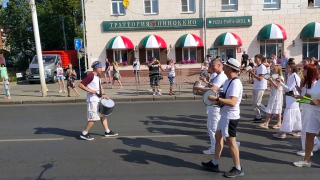 День города Костромы 2022. Начало шествия 10:00 смотреть онлайн